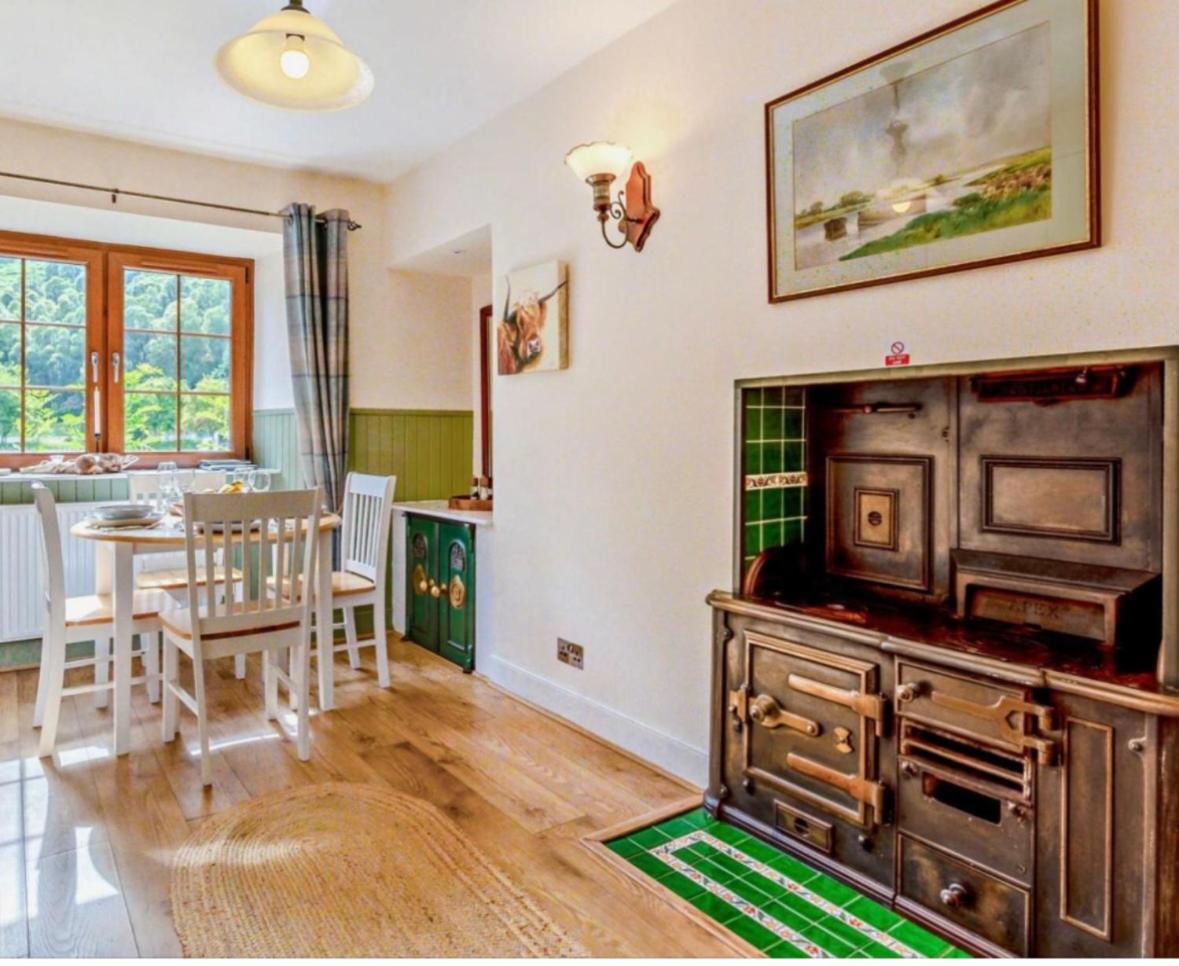 Rosemount Cottage One- Highland Cottage Garve Buitenkant foto